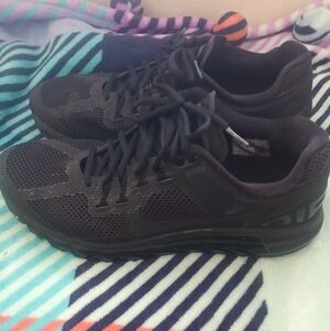 Men black Nike Air Max Size 12